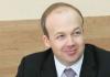 Poslanec posiljevalec Andrej Nazarov se znova trudi za oblast